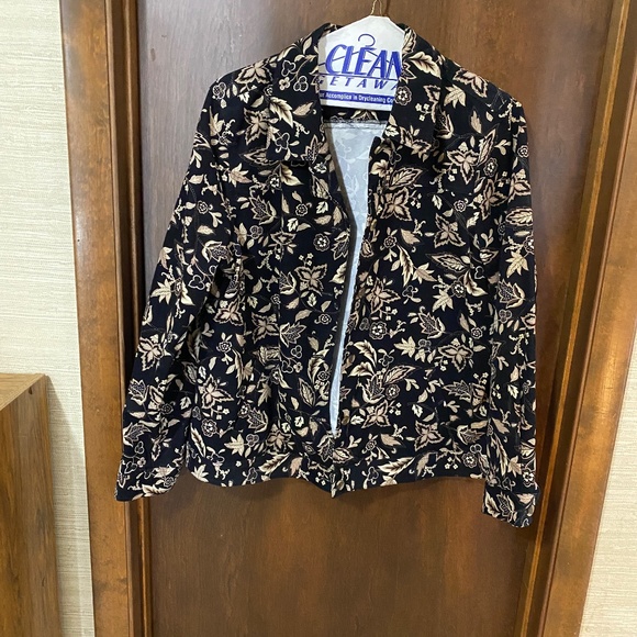 Appleseed's Floral and Leaf Pattern, Black/Tan Collared Jacket - Picture 2 of 5